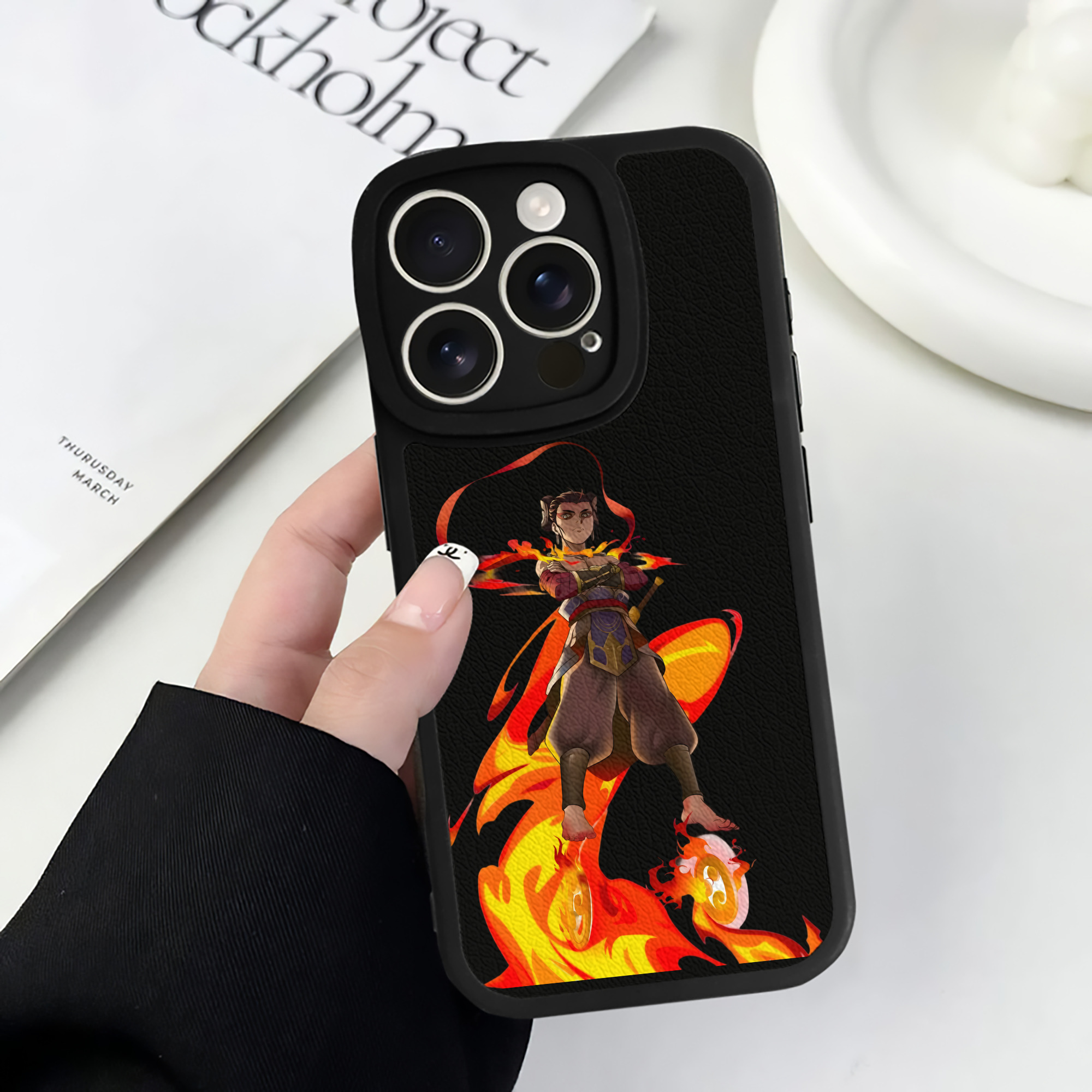 （画像用） Ne Zha 2 ナタ 魔童の大暴れ 【iPhone 16シリーズ対応】シリコンスマホケース（レザー調） 材質：シリコン